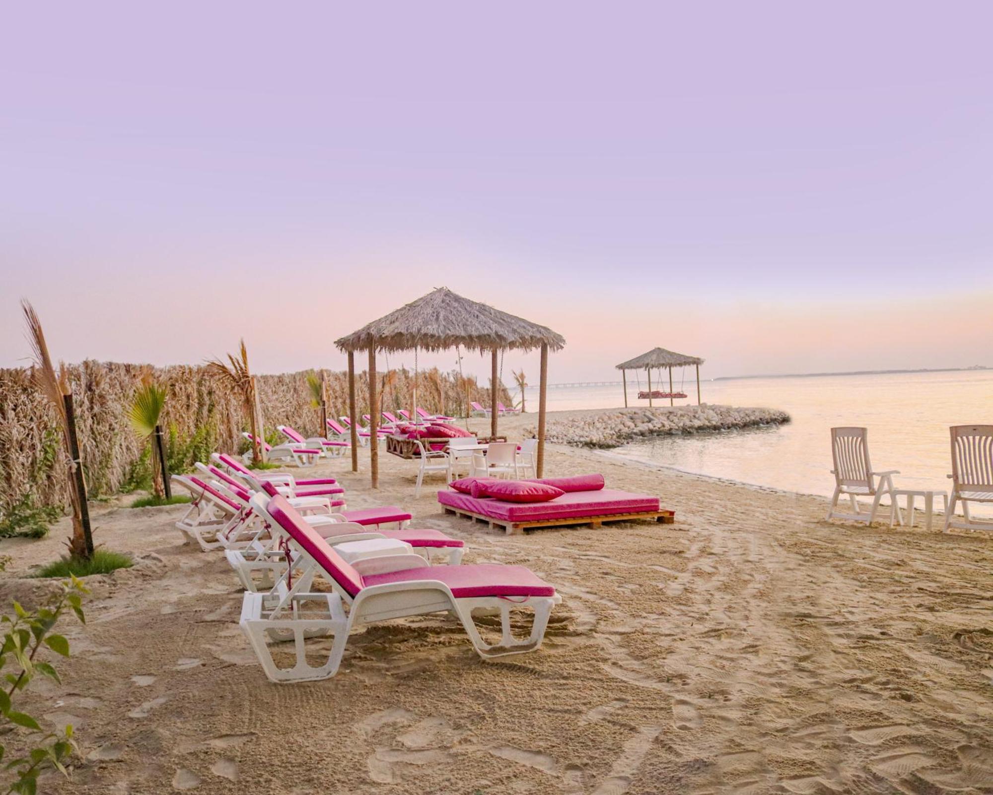 Lagoona Beach Luxury Resort And Spa Manama Exterior photo Beach at the resort
