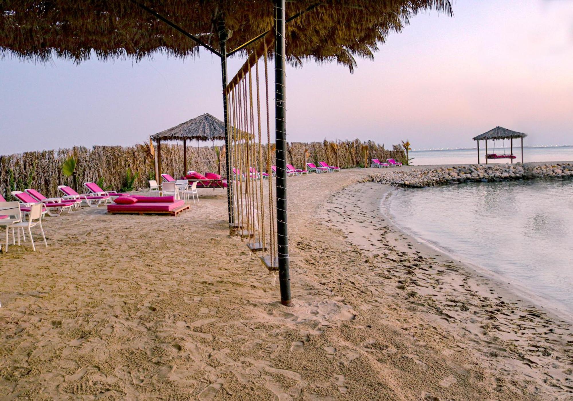 Lagoona Beach Luxury Resort And Spa Manama Exterior photo Beach in Hurghada