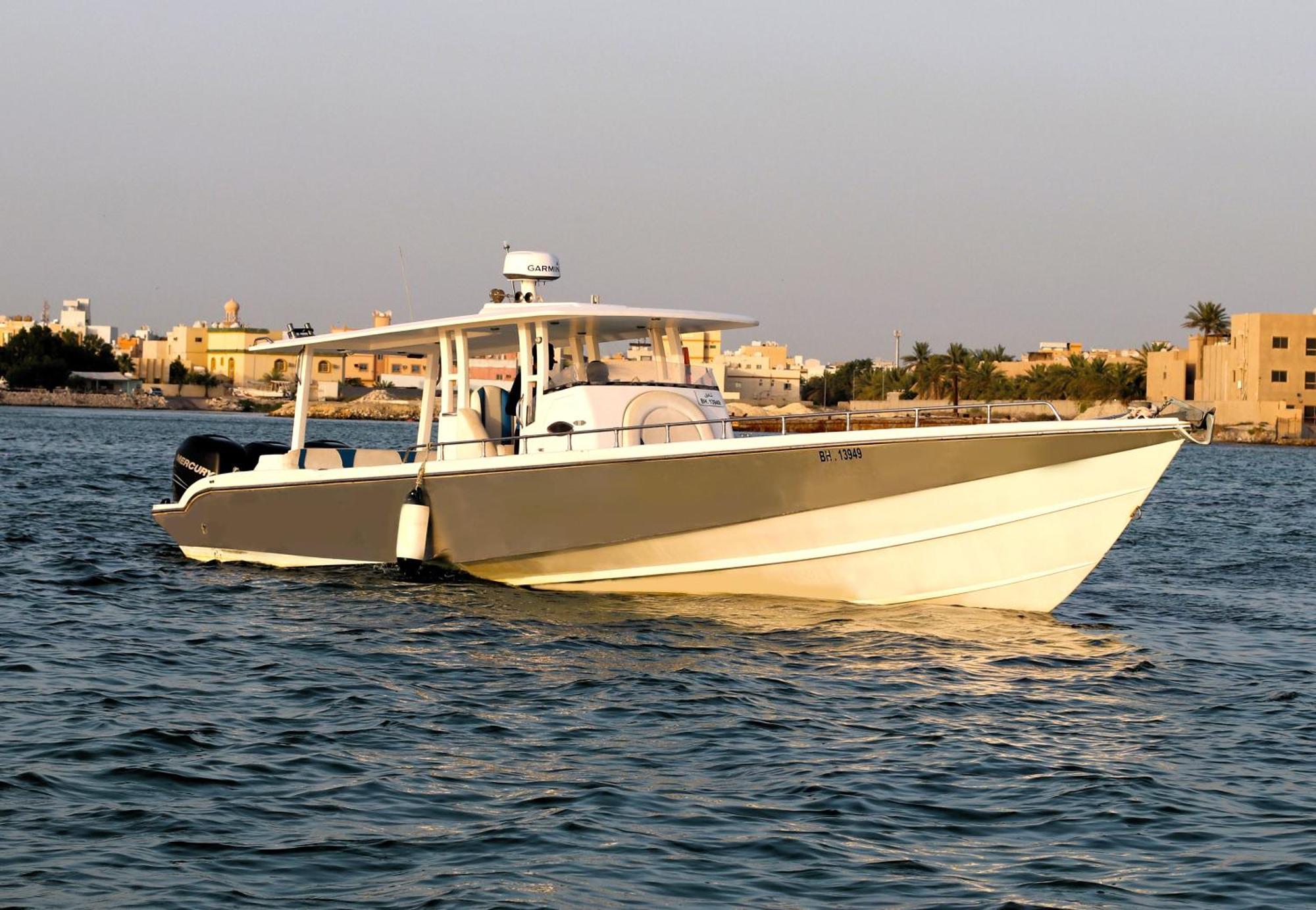 Lagoona Beach Luxury Resort And Spa Manama Exterior photo A 40' Sportfish
