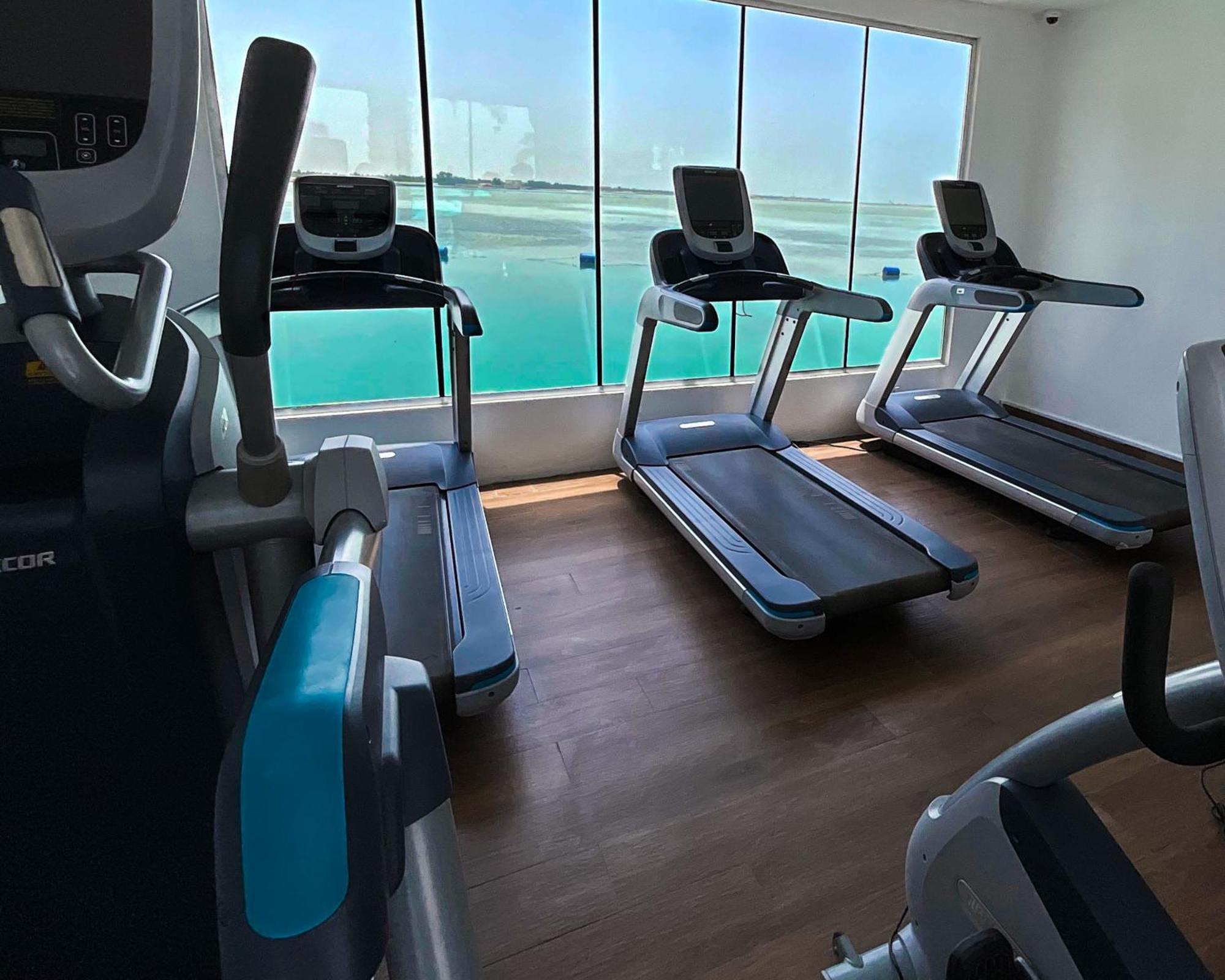 Lagoona Beach Luxury Resort And Spa Manama Exterior photo The gym at the hotel