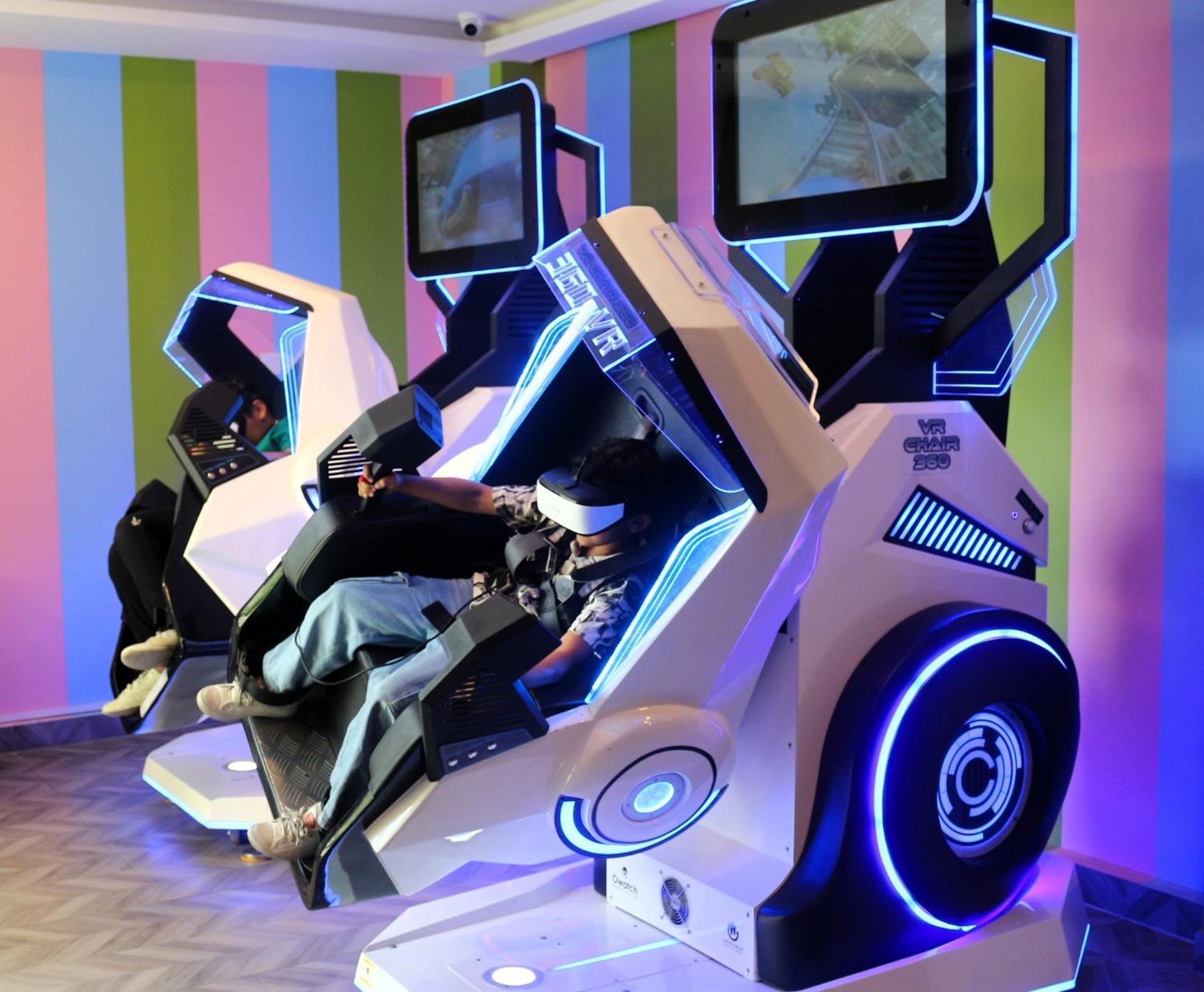 Lagoona Beach Luxury Resort And Spa Manama Exterior photo A racing simulator